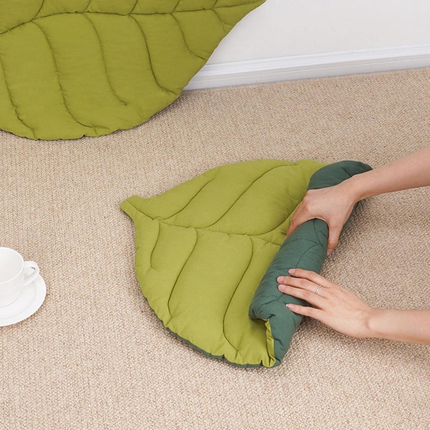 4-Season Pet Sleeping Pad - Durable Leaf Design Mat for Cats & Dogs, Cage or Floor Use
